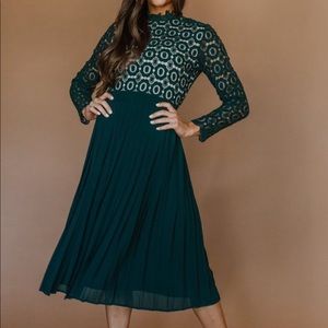 Ivy City Co Arabella Hunter Green Dress: Medium